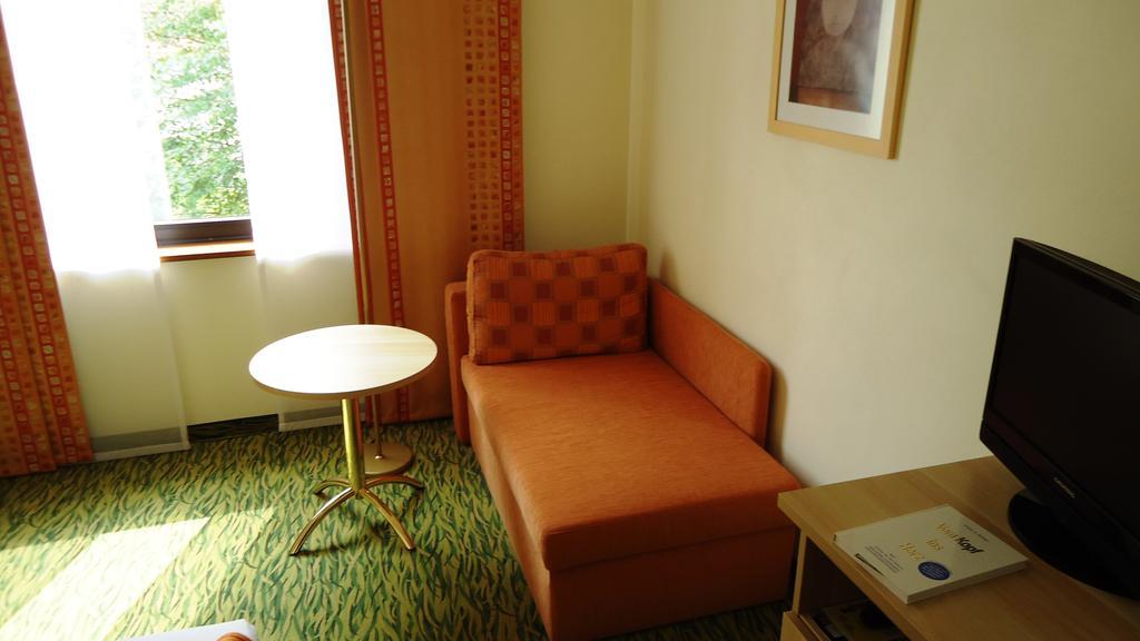 Akzent Hotel Restaurant Hirsch Heidenheim an der Brenz Exterior foto